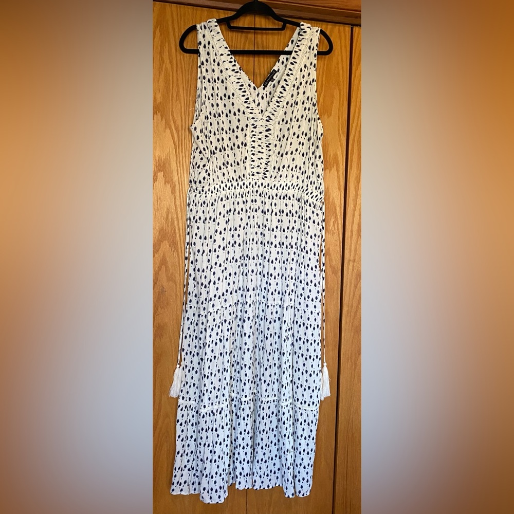 Love Ellie Women’s XL Navy and Cream full length tank Dress